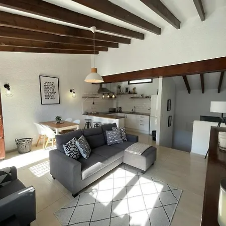 Beautiful Town House, Morairia